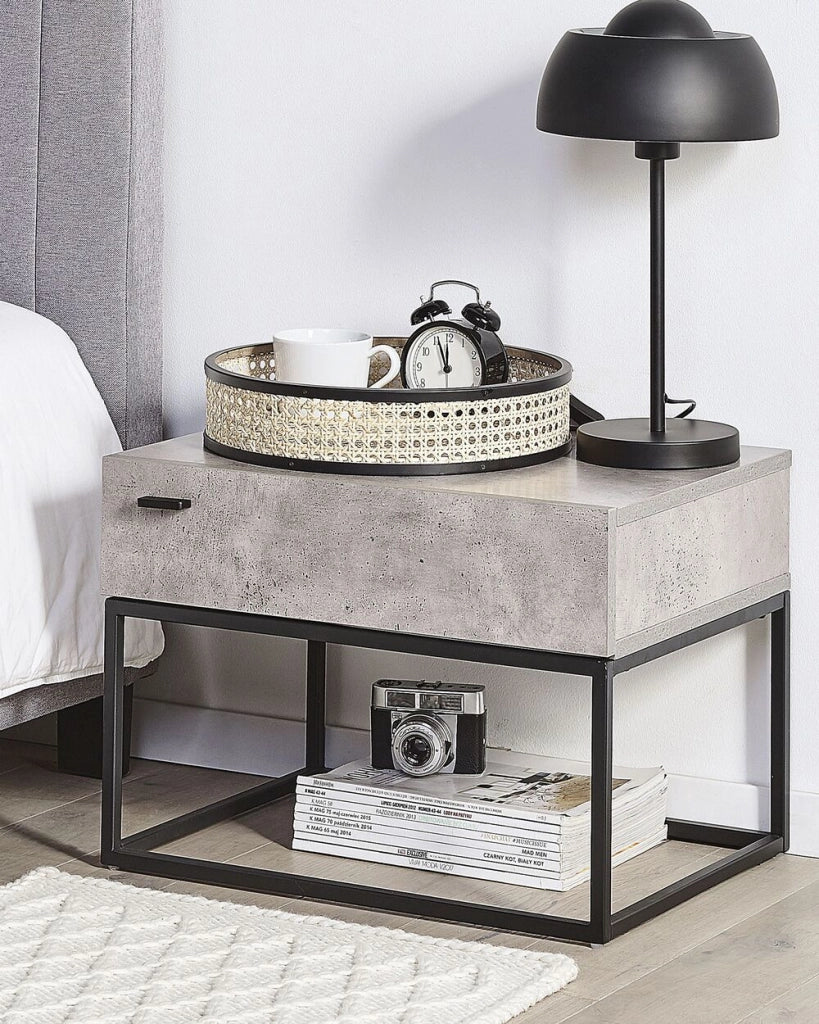 Comodino Effetto Cemento Grigio 1 Cassetto Portaoggetti Base in Metallo Nero Comodino Industriale