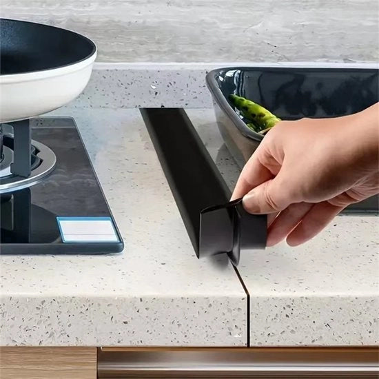 Strisce di sigillazione in silicone per la fessura tra piano cottura e forno (2 pezzi, 53 cm, nero), impermeabili, non adesivi, facilmente pulibili.