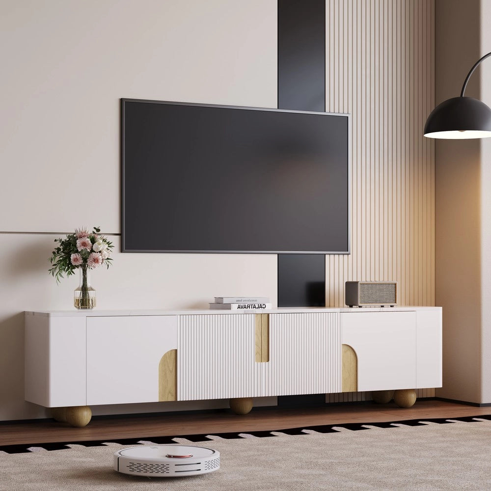 Mobile TV Bianco 180 cm ¨C Xylo ¨C 4 Ante, Design Elegante, Effetto Marmo, Gambe in Legno