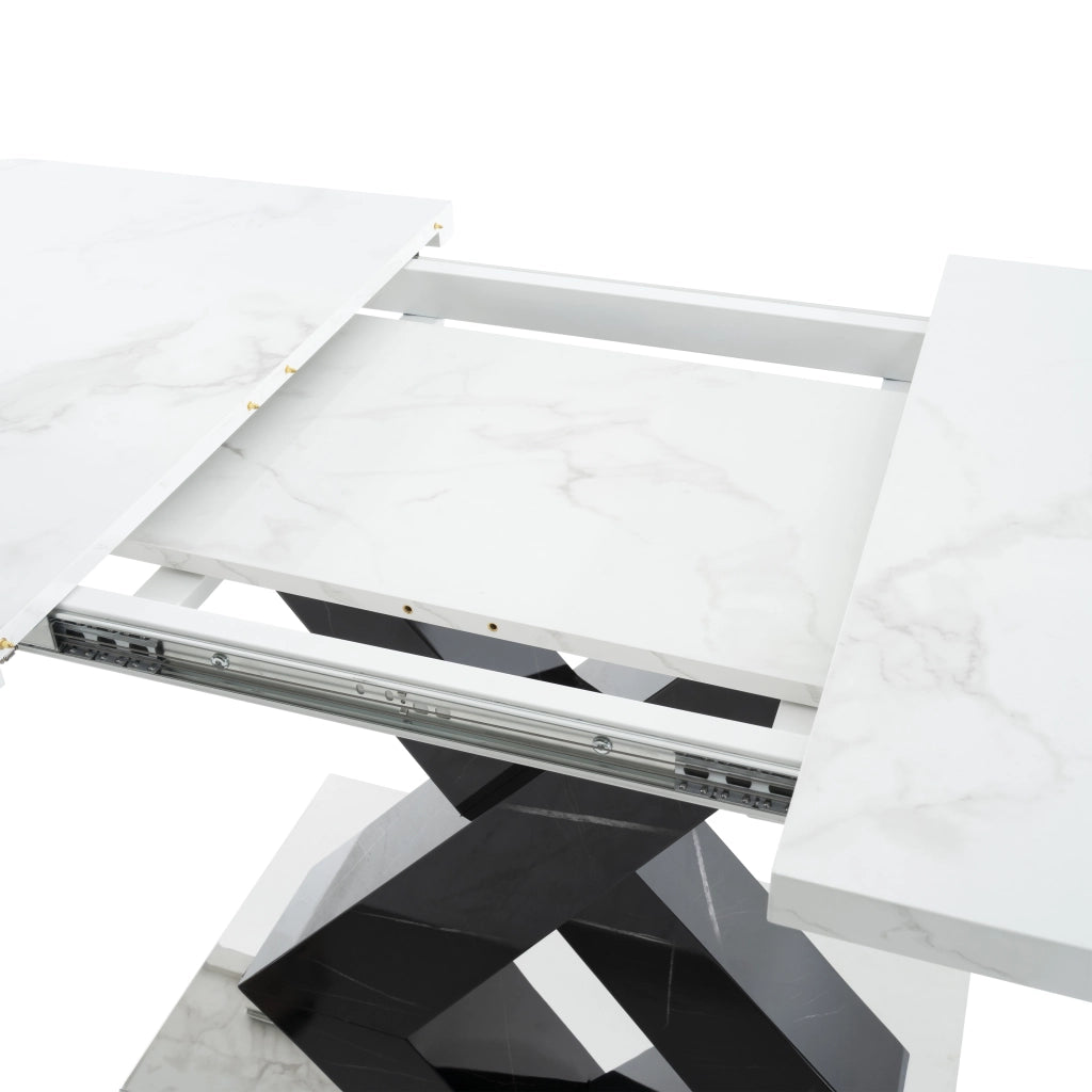 Tavolo allungabile da pranzo rettangolare con piano effetto marmo bianco e gambe nere a X, per sala da pranzo