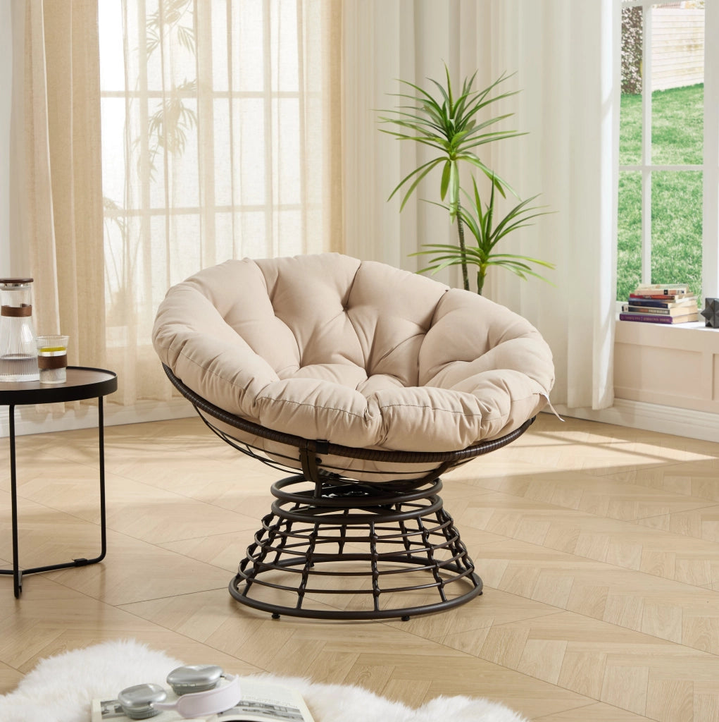 Poltrona Papasan girevole 360° in rattan PE con cuscino beige