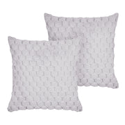 Set di 2 cuscini in ecopelle grigio chiaro con motivo a nido d'ape 43 x 43 cm soggiorno camera da letto