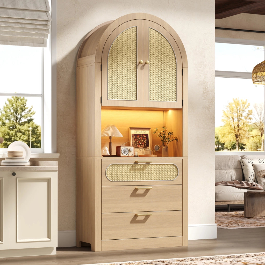 Credenza 80x35x180 cm con LED regolabile e ante in rattan; MDF e truciolare; bianco e naturale