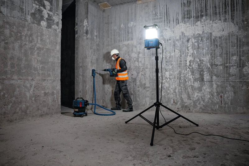 Bosch GLA 18VH-7500 – Lampada da Cantiere 7.500 lm, caricatore per USB-C
