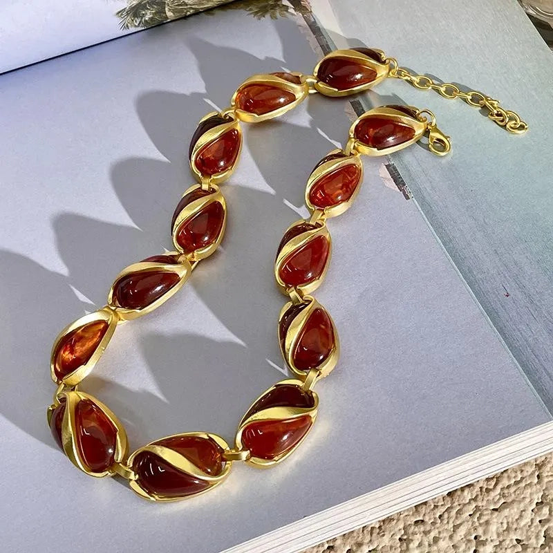 Set vintage fatto a mano con perline di cristallo marrone: collana, orecchini e bracciale. Regalo di Natale o di compleanno.