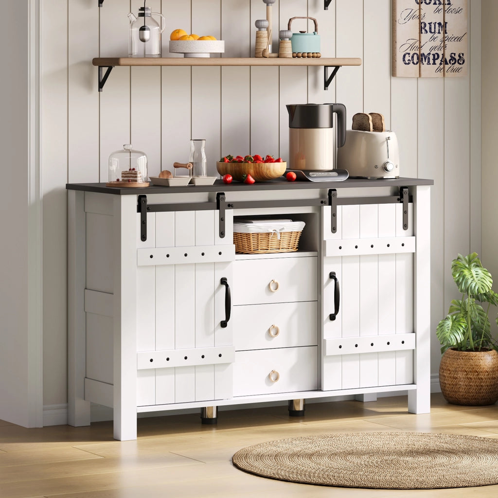 Credenza Sideboard da 120 cm con 2 porte scorrevoli e 3 cassetti, bianca, in MDF, stile rustico moderno