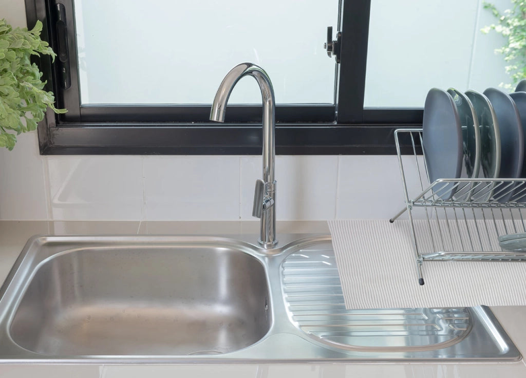 Tappetino Gommato Antiscivolo Multiuso Per Cassetti e Superfici Colore  Bianco - 65x300cm - Bianco
