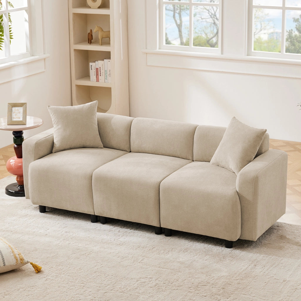 Divano beige tre posti 211 x 67 x 71 cm in ciniglia con cuscini