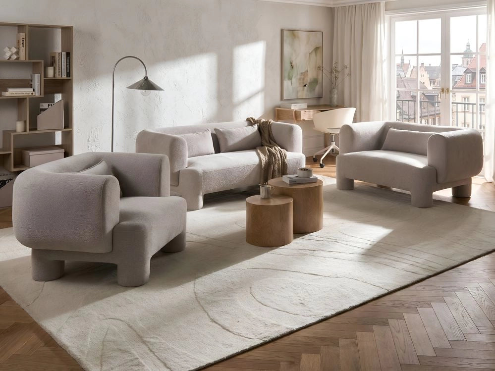 Set da salotto divano a 3 posti, divanetto e poltrona in tessuto beige scuro, dalle linee morbide e curve, in stile retrò minimalista