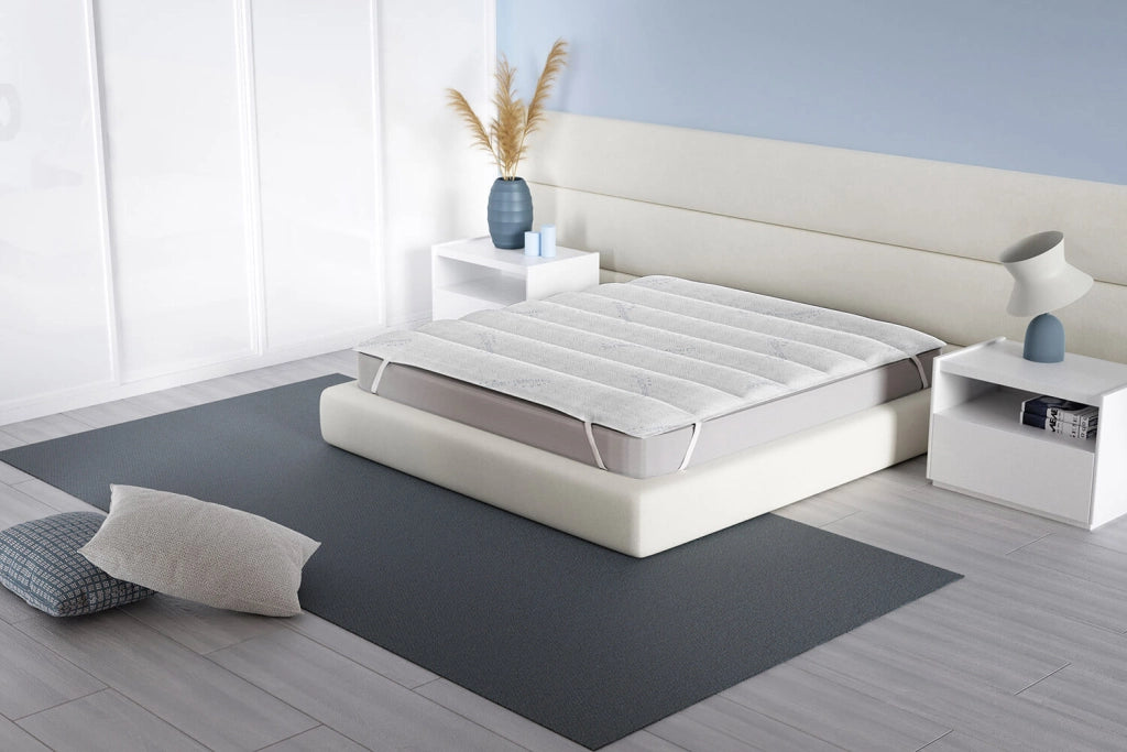 Topper Trapuntato Imbottito Singolo con Elastici Grigio Chiaro