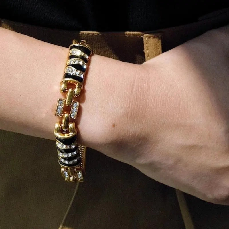 Set di gioielli con perline di semi di zebra nera: collana, orecchini e bracciale fatti a mano.