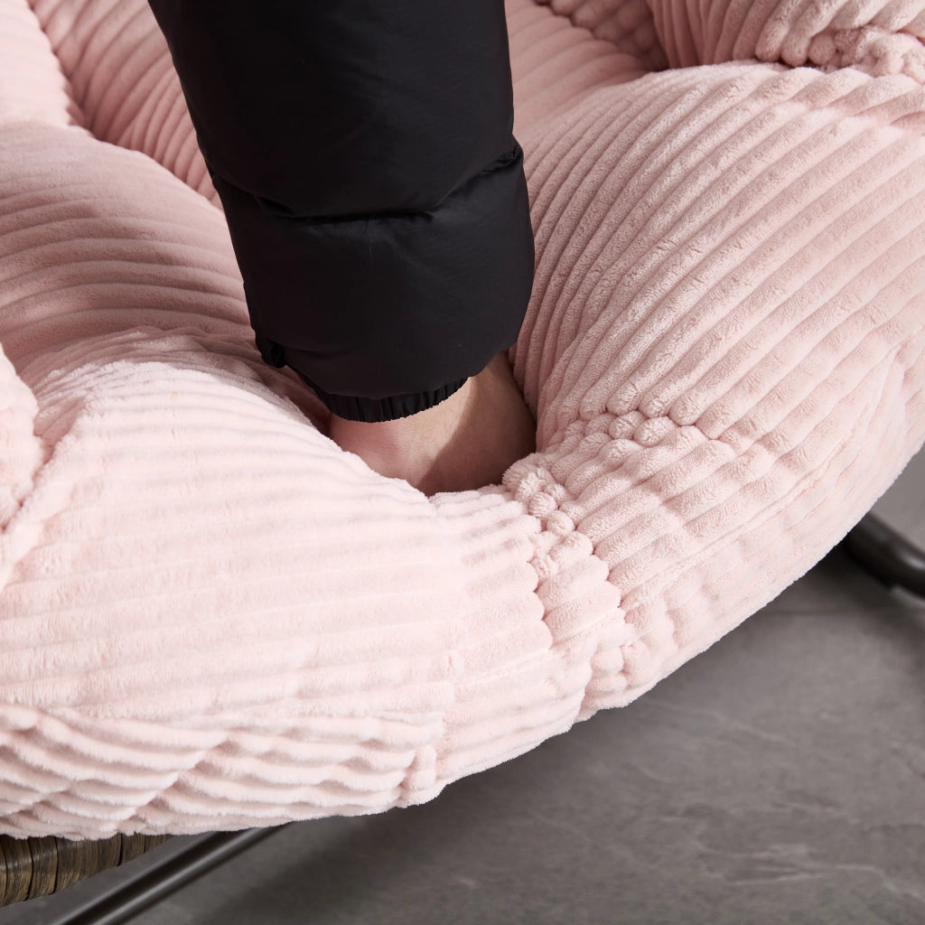 Poltrona a dondolo da esterno in rattan sintetico con cuscino, struttura in acciaio, seduta ergonomica, rosa