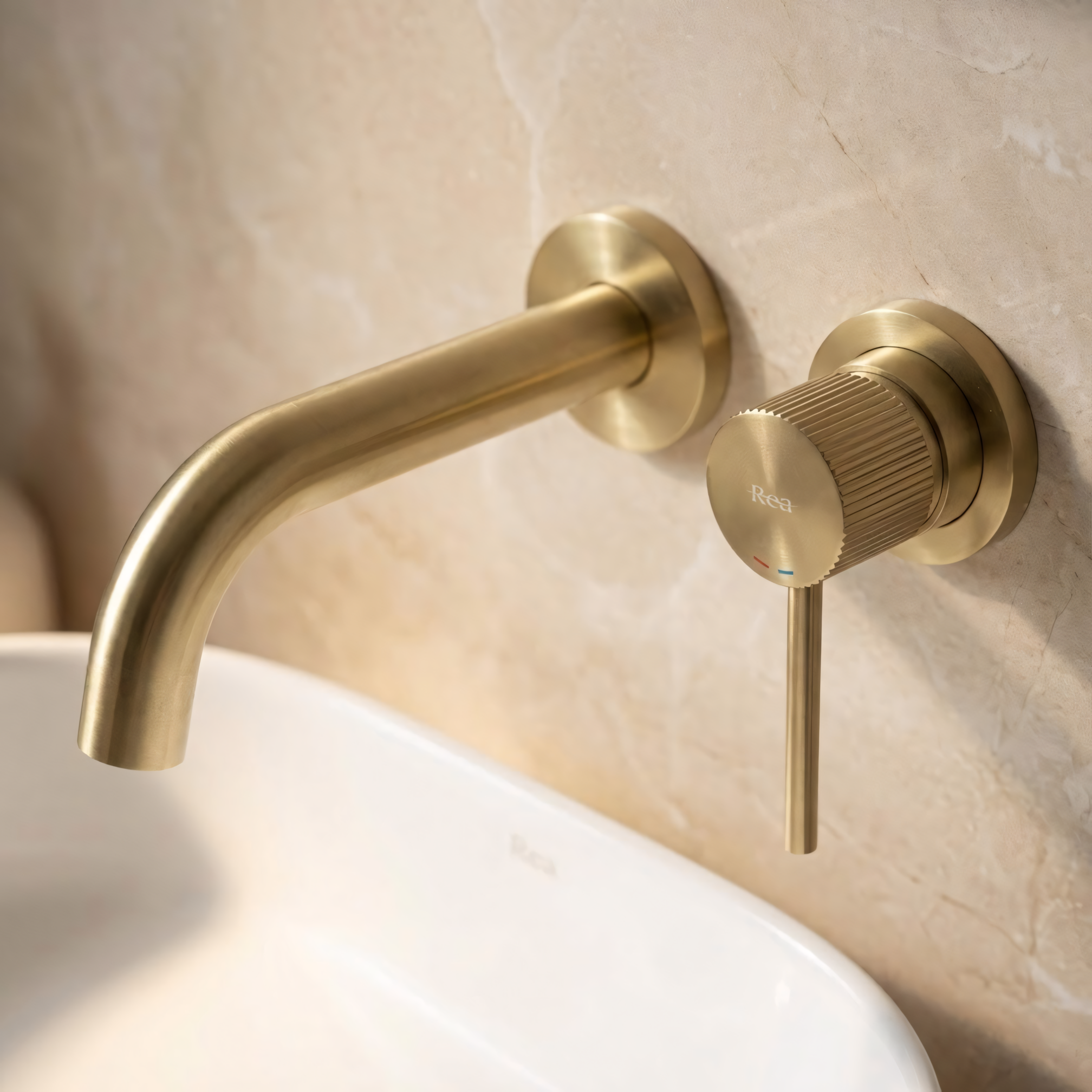 Rubinetto Da Parete Rea Lungo Stripe Brush Gold