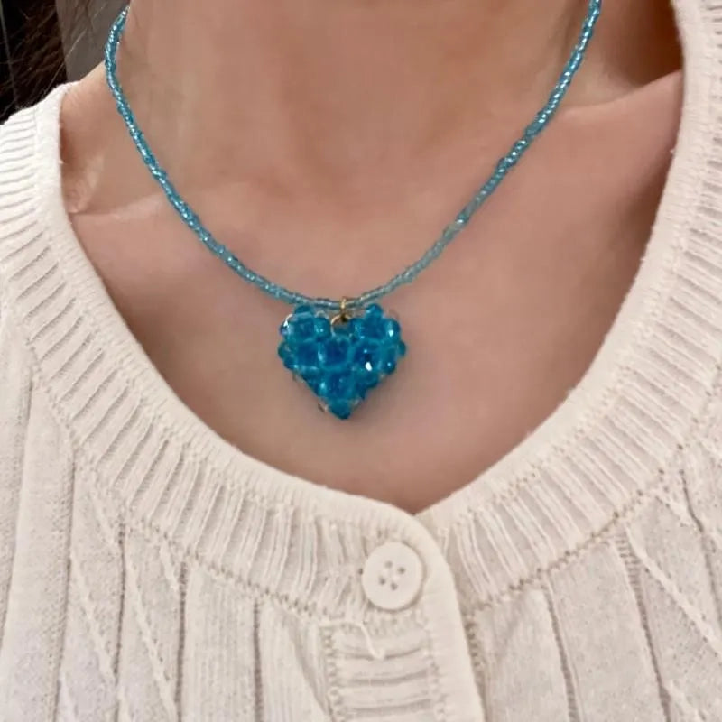 Collana con perline di cristallo blu: regalo da donna fatto a mano
