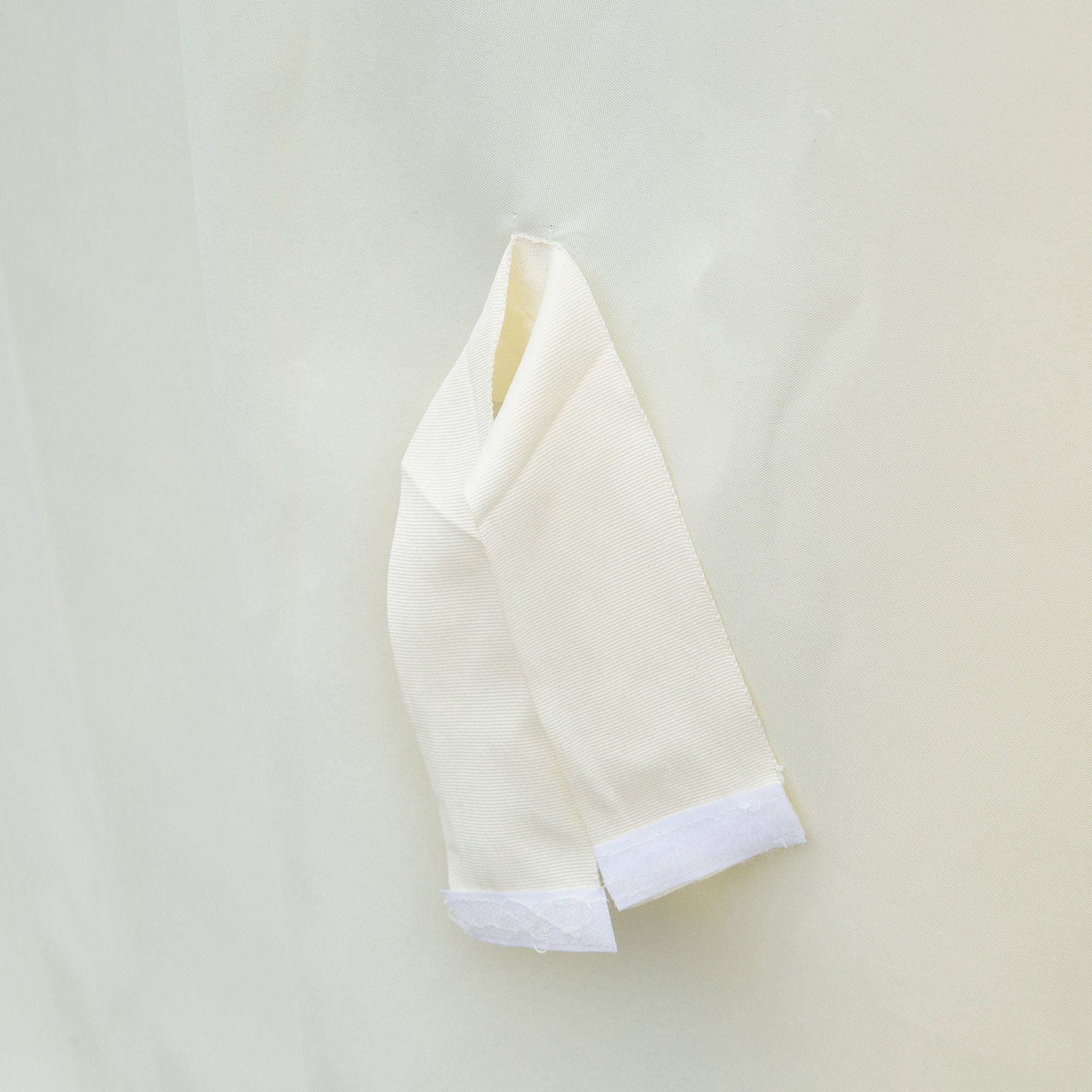 Gazebo da Giardino 4x3 m con Zanzariera e Tende Tetto Doppio e Rivestimento Anti-UV Crema