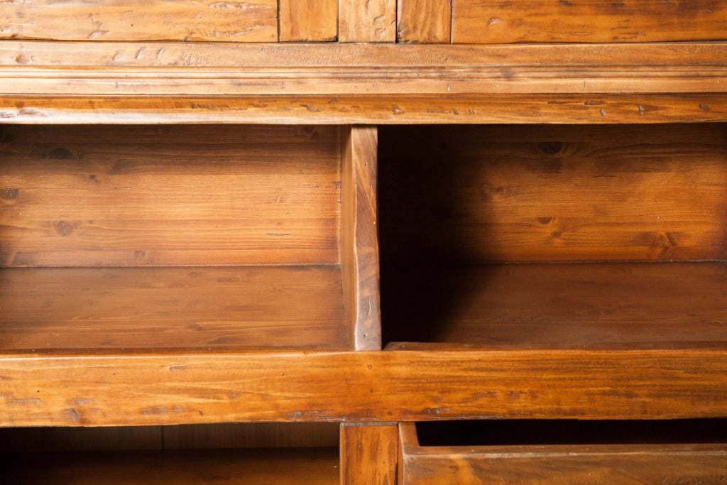 Biscottini Libreria Country in legno massello di tiglio finitura noce L172xPR50xH226 cm. Made in Italy
