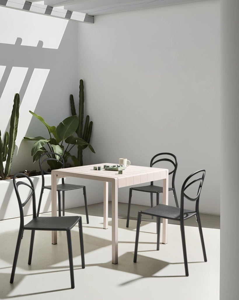 Set di 4 sedie da giardino leggere e resistenti alle intemperie colore nero stile moderno