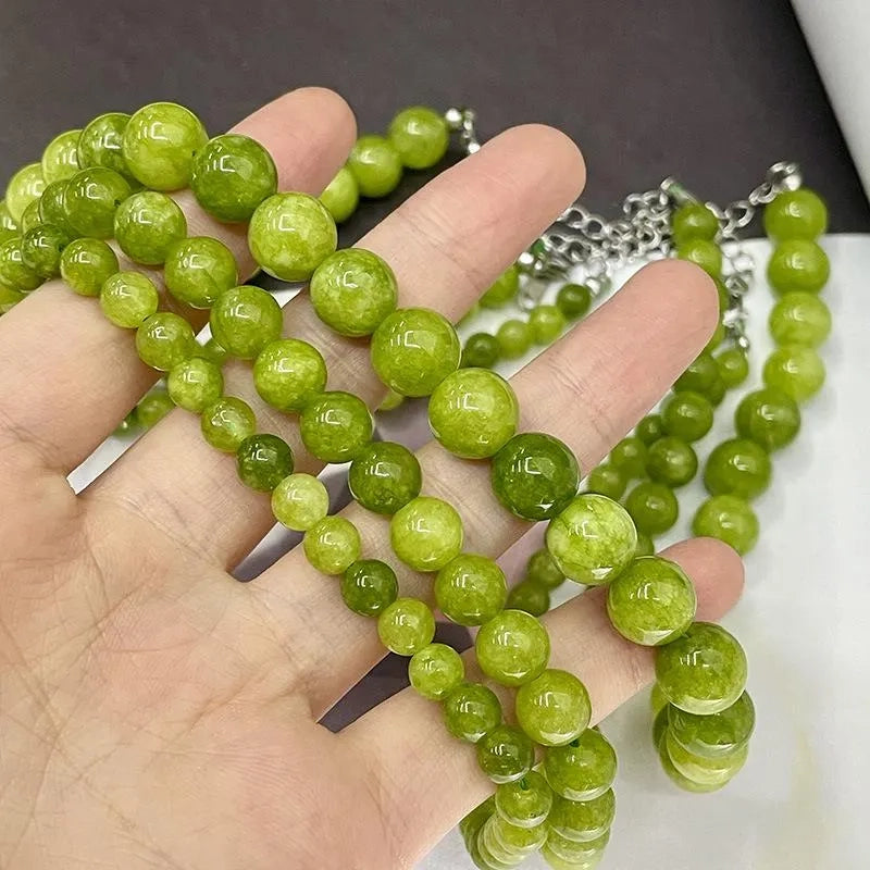 Collana con perline di agata verde: gioiello in pietra naturale realizzato a mano