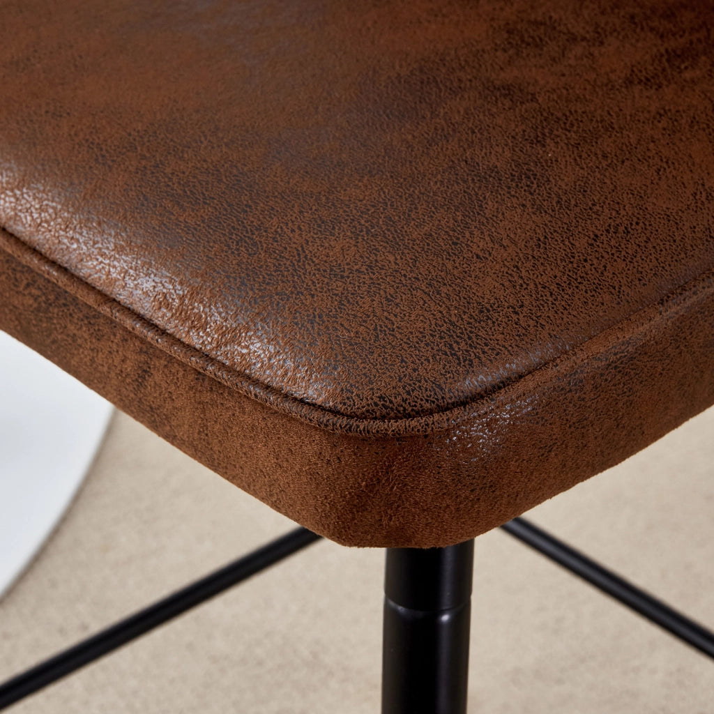 Sgabelli da bar, 2 pezzi in tessuto tecnico marrone con schienale ergonomico, poggiapiedi e struttura in metallo nero, altezza 100 cm
