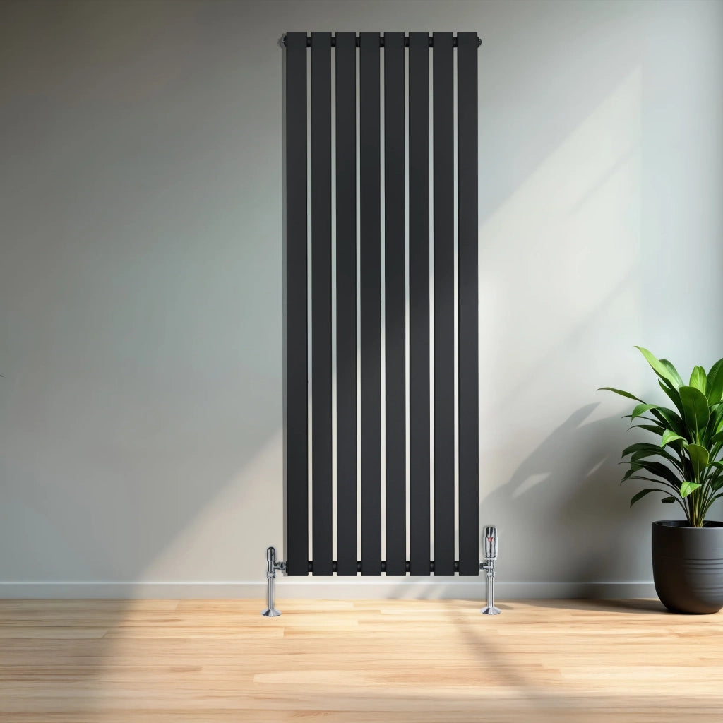 Radiatore Verticale 1600 x 560 mm con Valvole TRV Nero