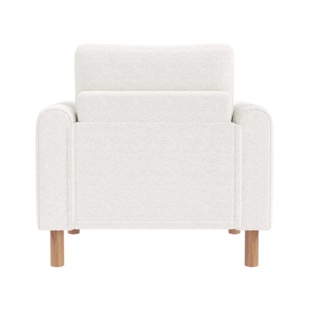 Poltrona lounge in Teddy bianco con cuscino spesso e struttura in legno massello