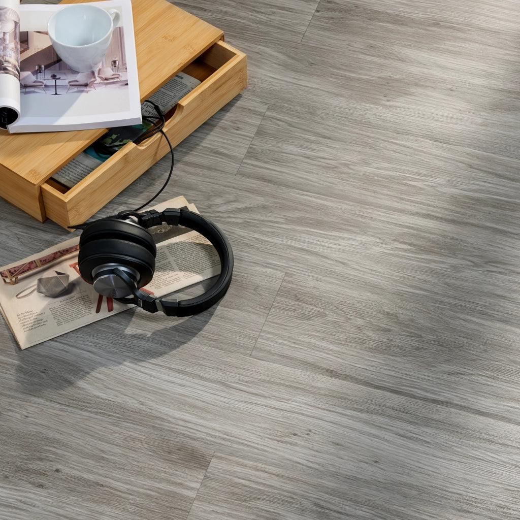 Piastrelle Adesive Vanola in PVC per Spazi Interni 28 listoni = 3,92 m² Effetto Rovere Stonewashed NEU.HOLZ