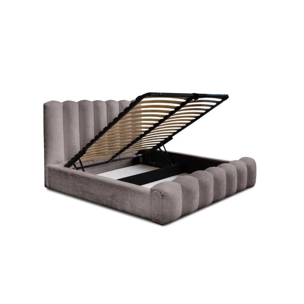 Letto contenitore BADJA – Tessuto bouclé Taupe cenere – 140x200 cm – Rete sollevabile – Design di alta gamma