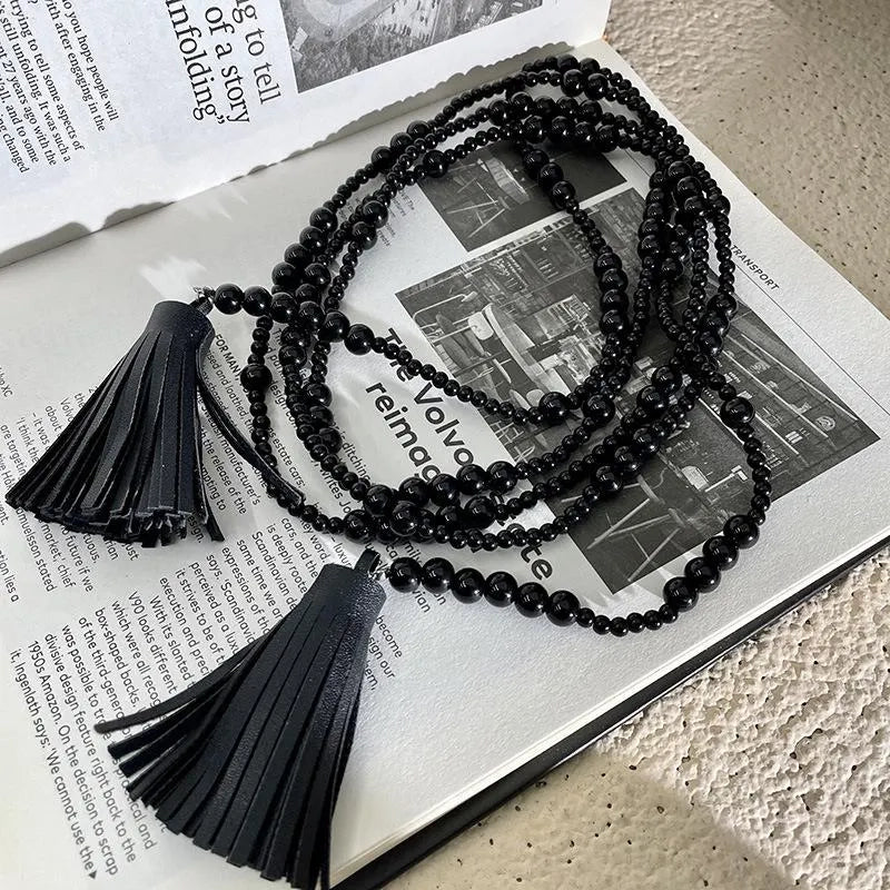 Collana lunga vintage con perline nere e nappa, regalo di Natale o compleanno.