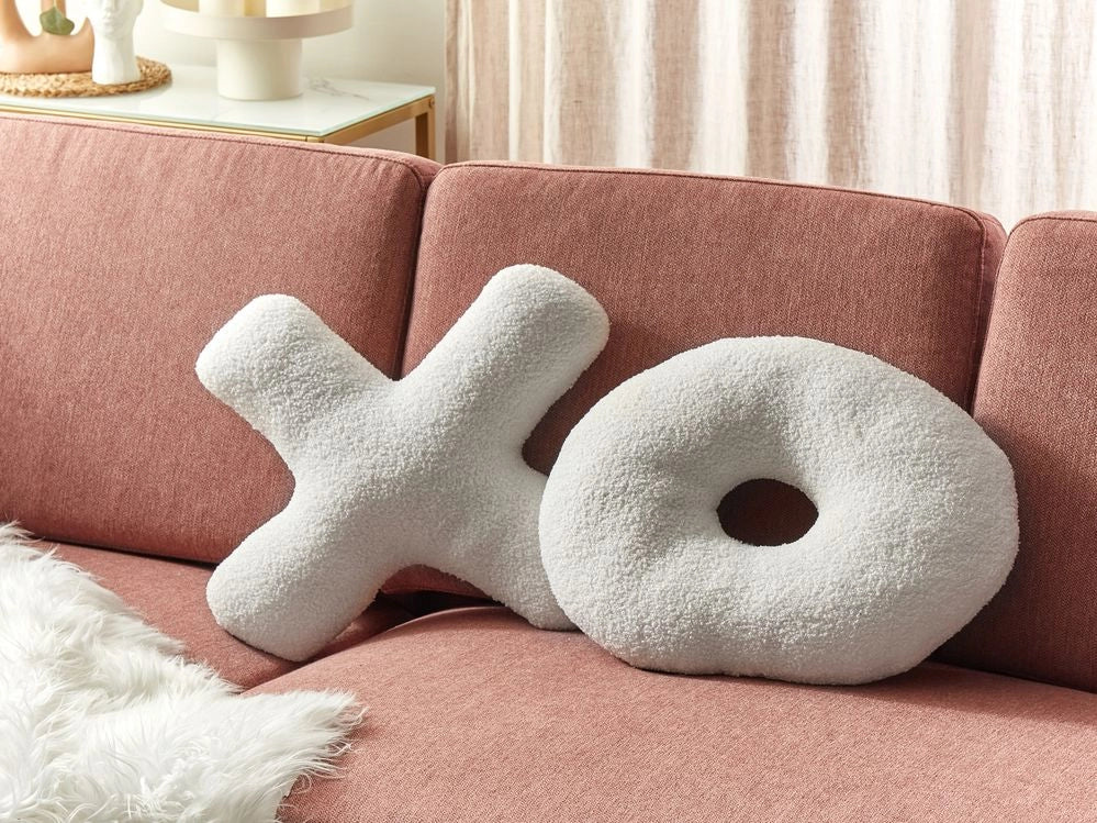 Set di 2 cuscini a forma di lettera in tessuto orsacchiotto bianco XO