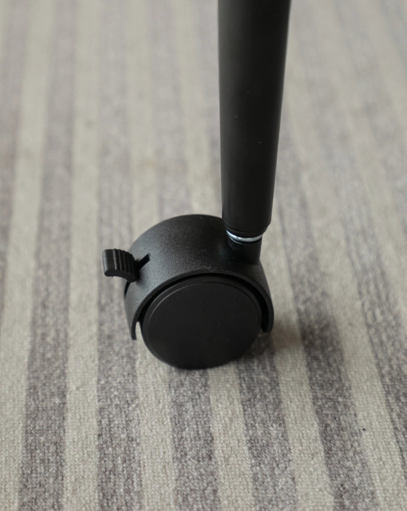 Sedia da ufficio ergonomica girevole a 360 gradi con poggiapiedi rotante senza braccioli multi posizione in tessuto nero