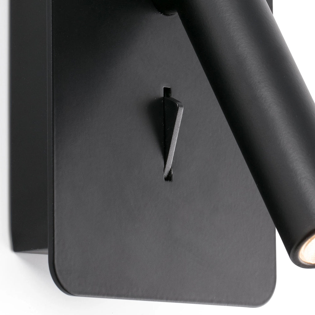 SUAU, Applique con USB C LED, Faro Barcelona Colore: Nero