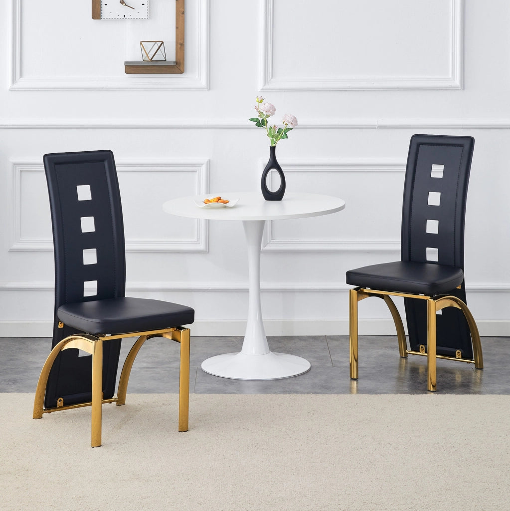 Set di 2 sedie da pranzo con schienale traforato; PU nero e gambe dorate