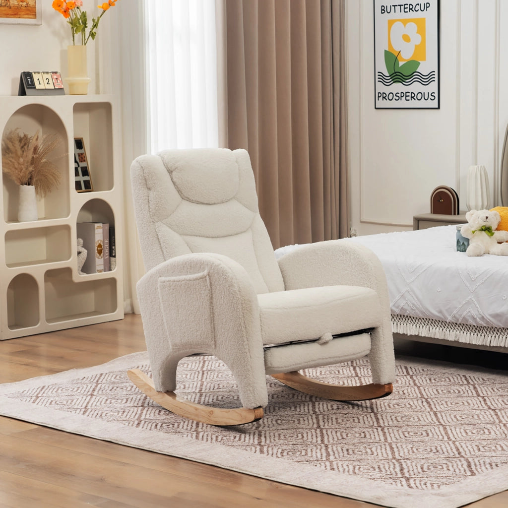 Sedia a dondolo relax con poggiapiedi pieghevole e schienale ergonomico in tessuto teddy bianco 66 × 125 × 101 cm