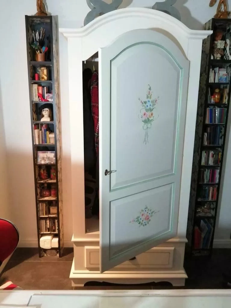 Armadio 1 porta in legno shabby bianco decorato 96x56x196 (584) - Mobili 2G