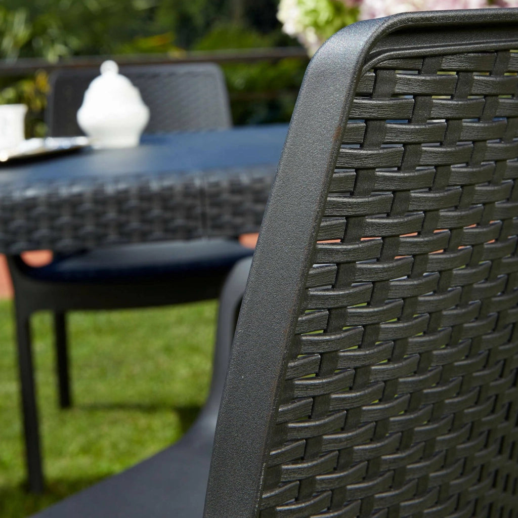 Sedia da esterno Asha, Seduta da giardino, Sedia per tavolo da pranzo, Poltrona outdoor effetto rattan, 100 % Made in Italy, Cm 54x60h82, Antracite