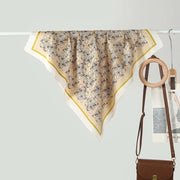 Nuova sciarpa quadrata da donna in seta da 70 cm: alla moda e versatile.