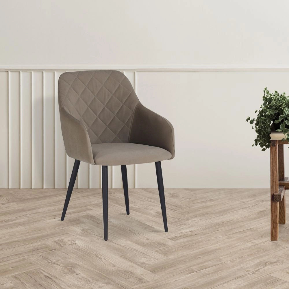 Set 2 Sedie Rarra in tessuto tortora con schienale geometrico e gambe nere – Comfort per ambienti moderni