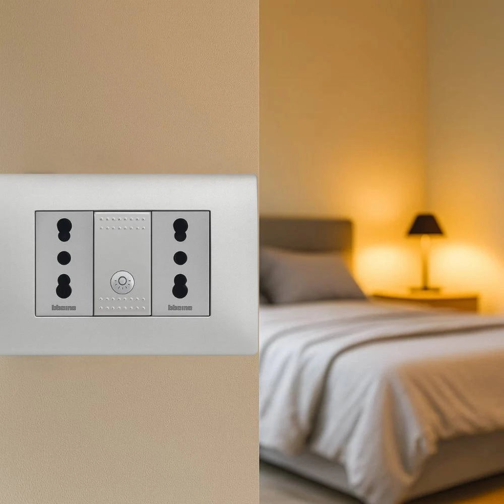 Copritasto 1 modulo grigio con simbolo luce bticino livinglight tech