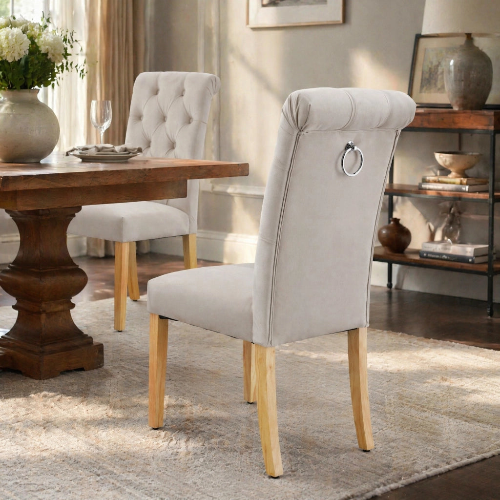Set di 2 sedie da pranzo moderne in velluto beige con gambe in legno di quercia