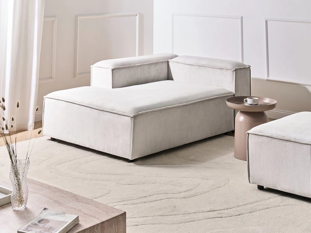 Chaise longue con rivestimento in velluto a coste in poliestere bianco sporco lato destro stile moderno