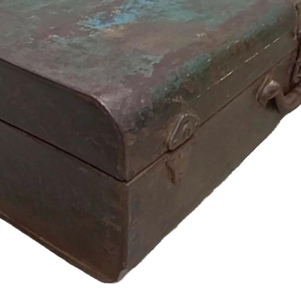 Valigia artigianale in metallo, 67x37x25h cm