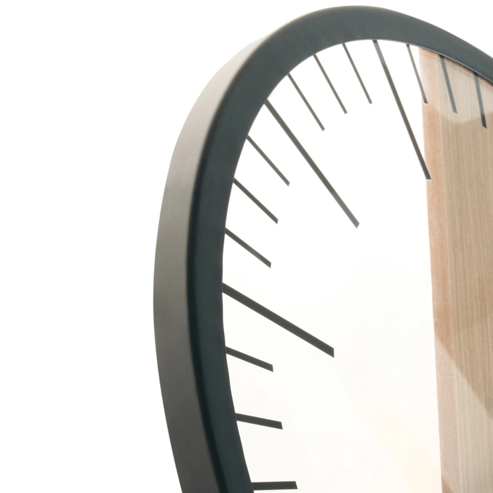 Orologio da parete in legno chiaro di colore nero 38 cm senza numeri in stile moderno