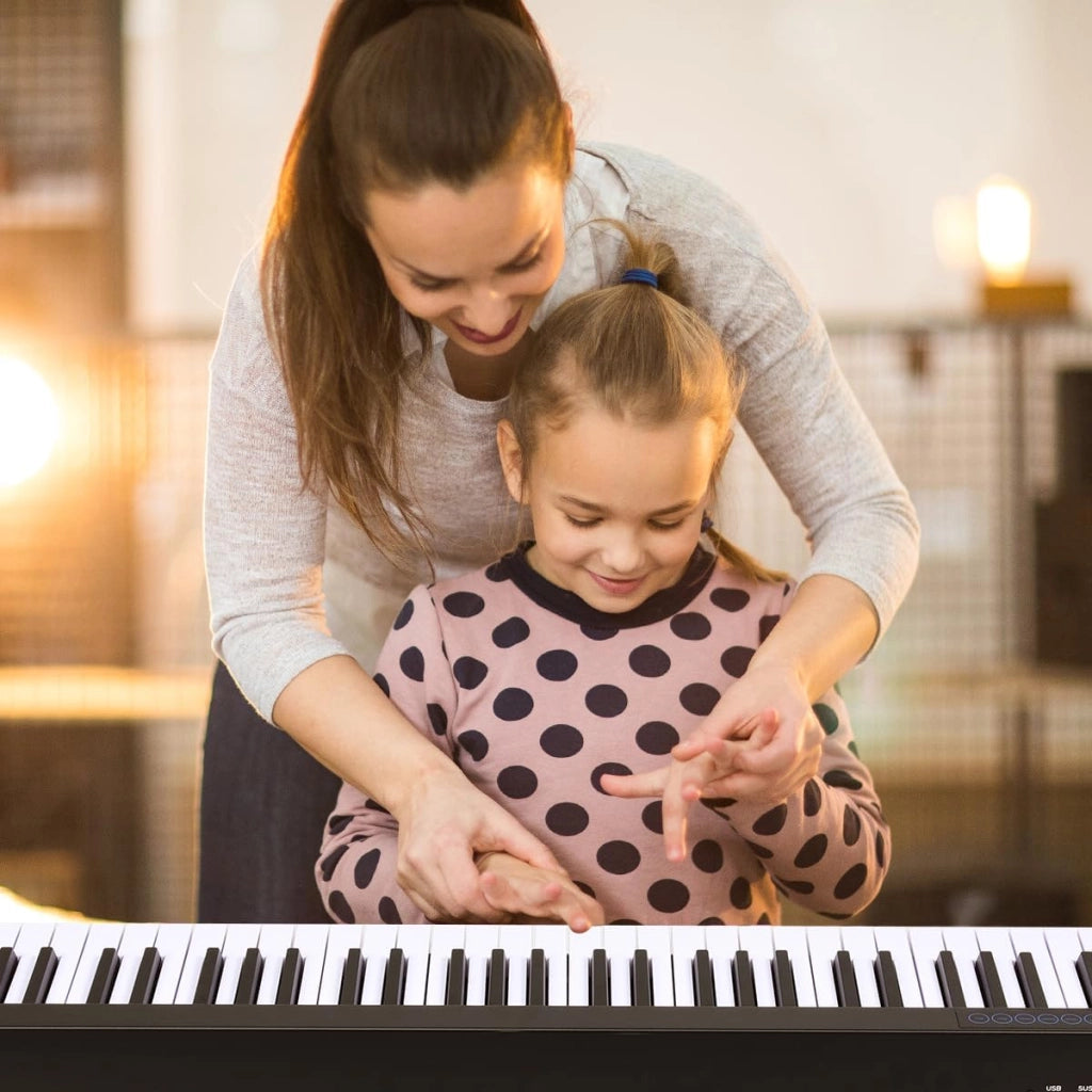 Pianoforte Digitale 88 Tasti Multifunzionale con Funzione Bluetooth e USB, Regolazione Dinamica, Tastiera Elettronica Semi-Pesato, Nero