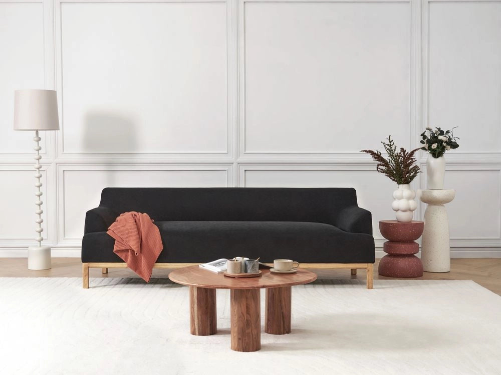 Divano a 3 posti in tessuto nero con gambe in legno stile elegante soggiorno