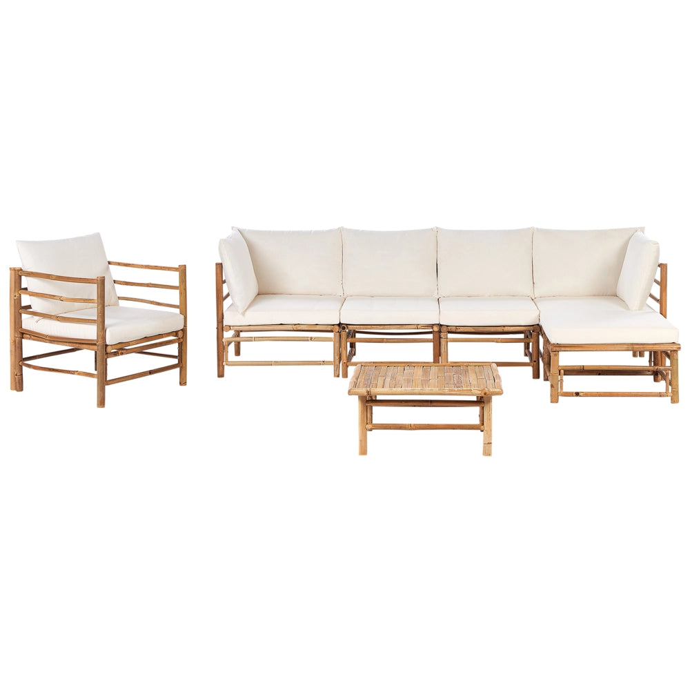 Set da giardino 6 posti composto da divano, poltrona e tavolino in bambù naturale con cuscini bianco sporco esterno elegante