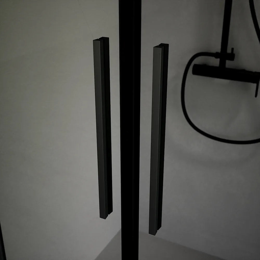 Box doccia 90x70cm con apertura saloon e parete fissa, profili nero opaco e vetro da 6mm fumè h195 | Elba