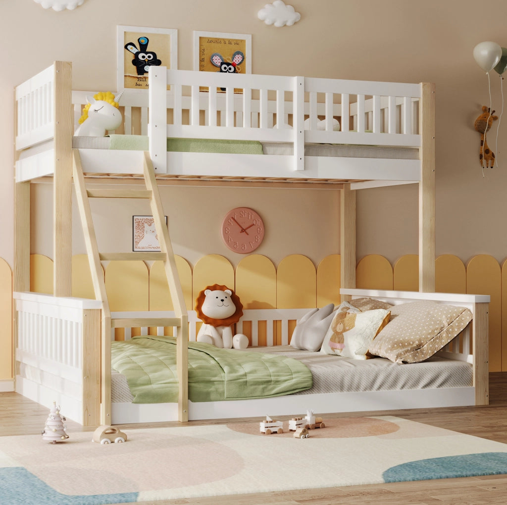 Letto a castello in legno di pino 90x200 cm + 140x200 cm; bianco e naturale