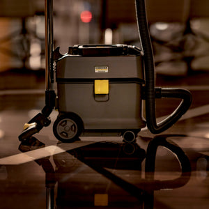 KARCHER Aspirapolvere Professionale a batteria T 10/1 Bp - Capacità del contenitore: 10 l - Materiale vano di raccolta: Plastica con materiale riciclato  - Rumorosità: 57 dB(A)