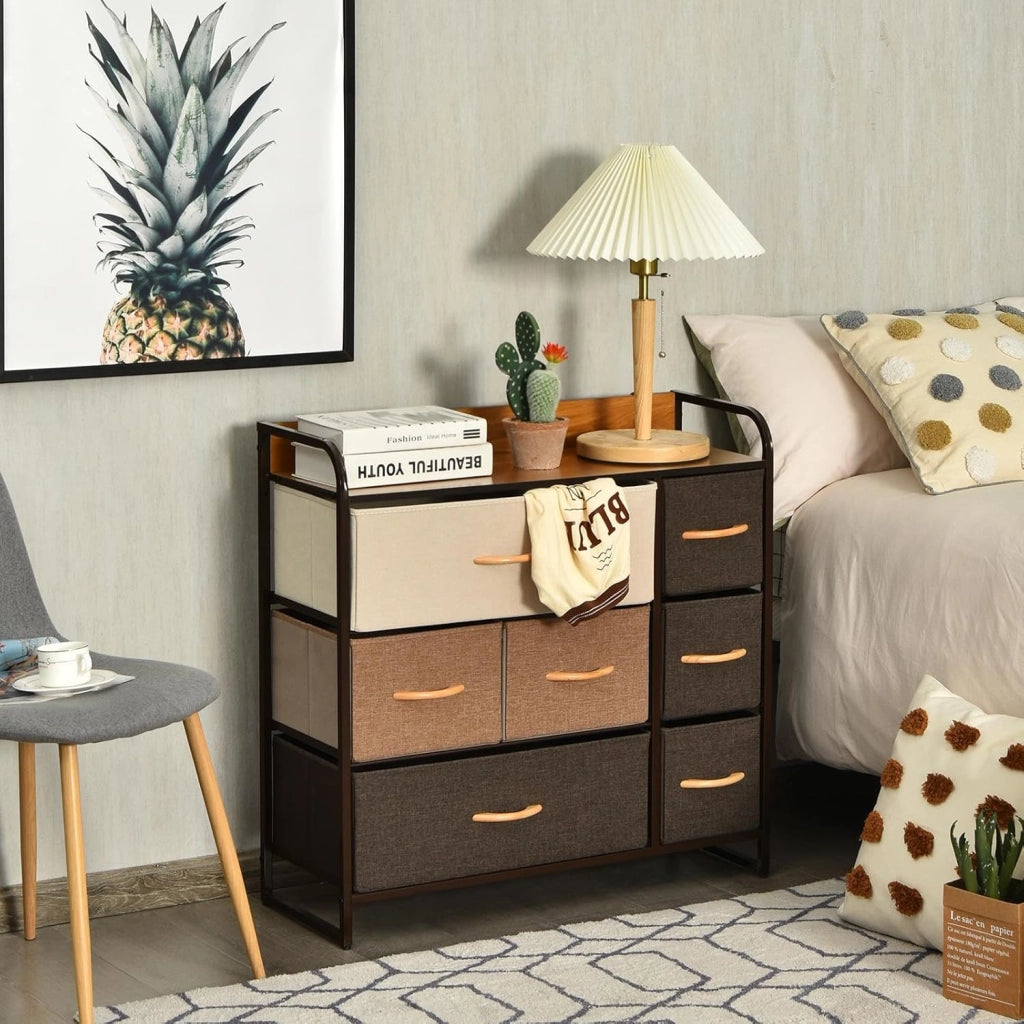 Cassettiera con 7 cassetti in tessuto pieghevole, armadio portaoggetti con gambe regolabili, mobile portaoggetti con cassetti di 3 dimensioni, tonalità marrone generale, 80 x 29 x 79 cm