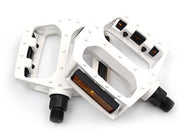 Pedali da mountain bike con trasmissione a cuscinetti e strisce riflettenti, antiscivolo, bianchi.